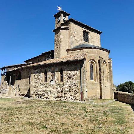 Charmant Meuble Dans Un Joli Village Circulaire Аликсан Экстерьер фото