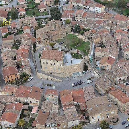 Charmant Meuble Dans Un Joli Village Circulaire Аликсан Экстерьер фото